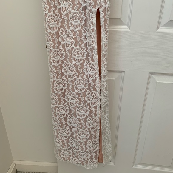 PROM? 😍 NWT White Floral Lace Halter Gown Beaded Belt Juniors 5 Nude Lining - Picture 12 of 16